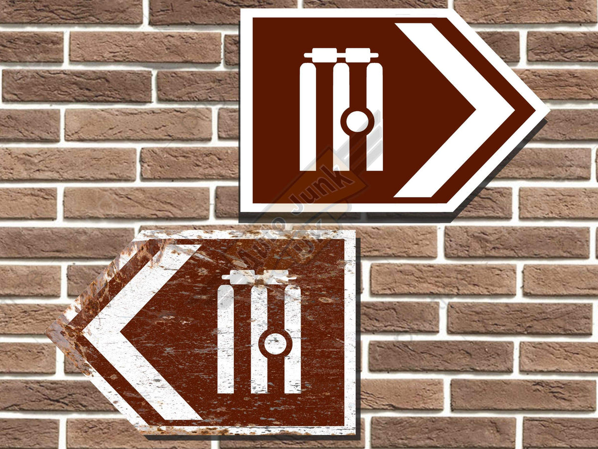 Cricket Symbol Short Tourist Road Sign
