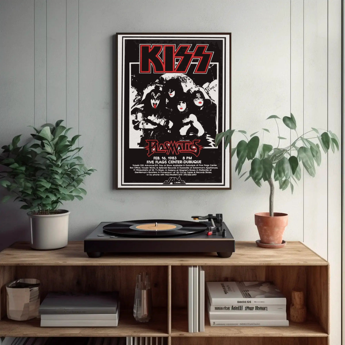 Kiss Paper Poster