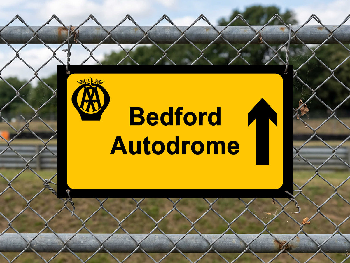 Bedford Autodrome AA Direction Street Sign